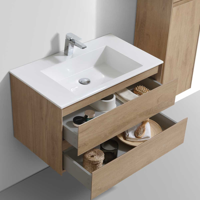Vincea Luka 800 N.Oak